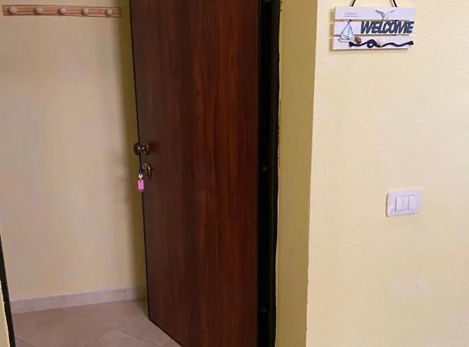Violetta House - Key To